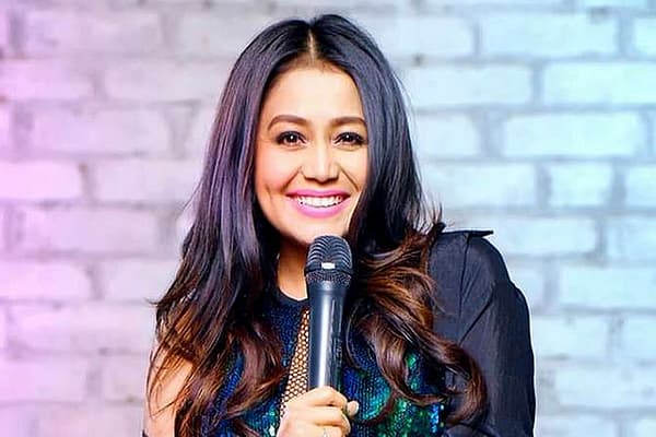 Neha Kakkar Cries Mid-Concert After Keeping Fans Waiting for 3 Hours in Melbourne Neha Kakkar Cries Mid-Concert After Keeping Fans Waiting for 3 Hours in Melbourne